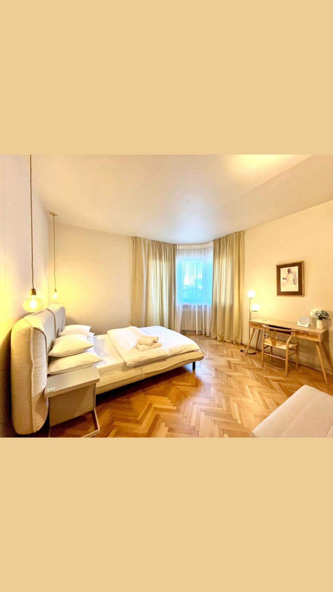 City Center Unirii Square Private Rooms With City View - Shared Amenities Bucharest Luaran gambar